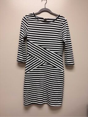 Yelete Black and White Striped Long Sleeve Dress